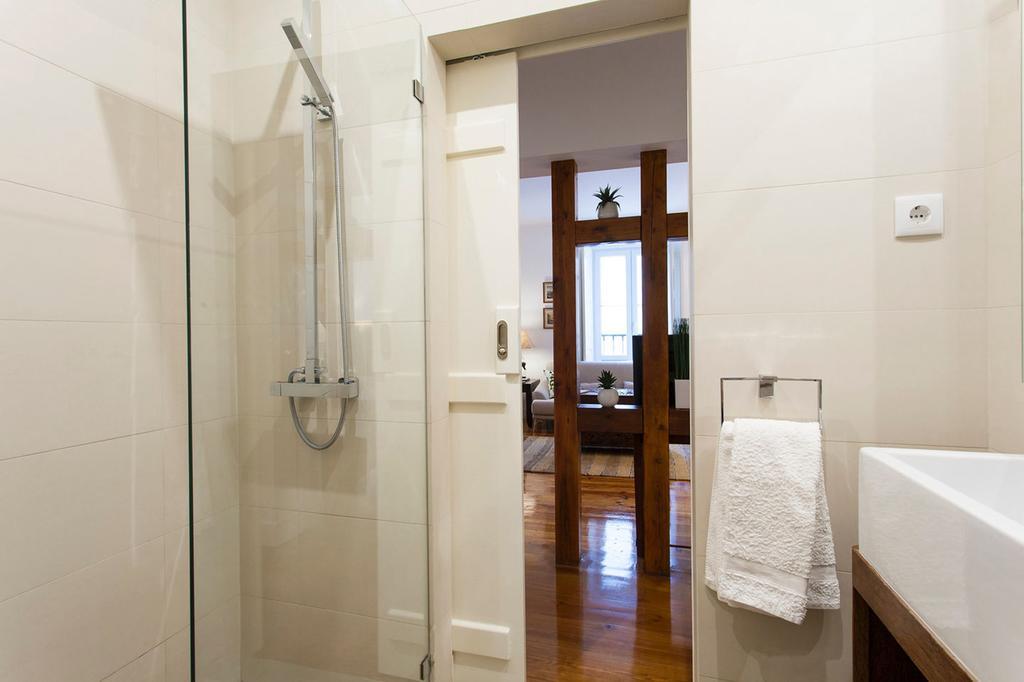 Charming Apartment In Alfama Lisbon Room photo