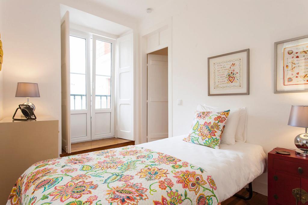 Charming Apartment In Alfama Lisbon Room photo